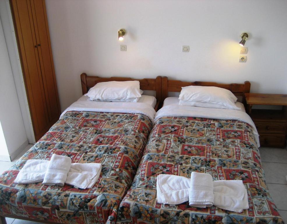 Haris Studios Palaiochora Habitación foto